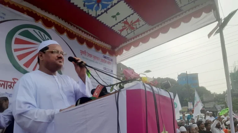 জুলাই সনদের আইনি ভিত্তি নিয়ে চরমোনাই পীরের হুঁশিয়ারি