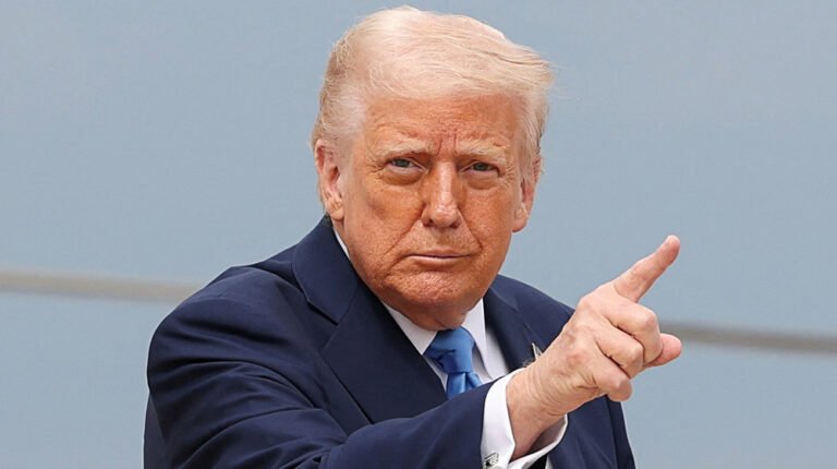 রাজনৈতিক প্রতিদ্বন্দ্বীদের বিরুদ্ধে ব্যবস্থা নিতে বিচার বিভাগকে চাপ দিচ্ছেন ট্রাম্প