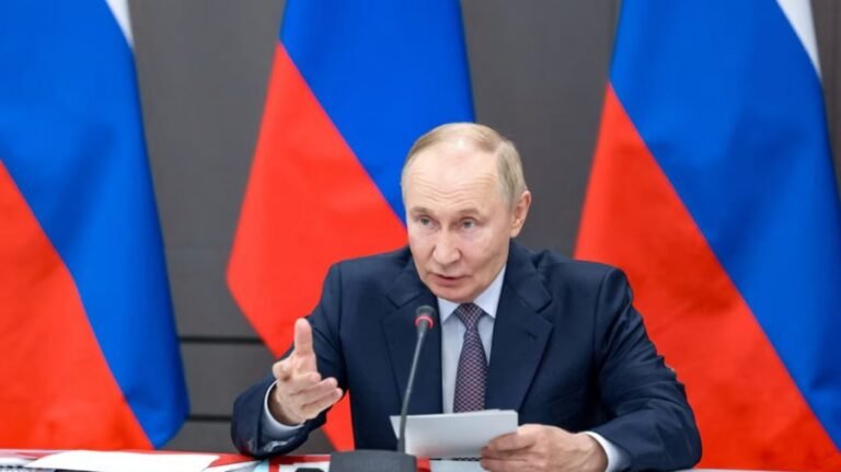 যুক্তরাষ্ট্রের সঙ্গে পরমাণু অস্ত্র নিয়ন্ত্রণ চুক্তির মেয়াদ বাড়াতে চায় মস্কো