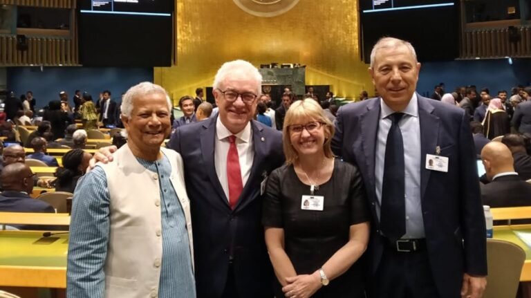 জাতিসংঘের সদর দফতরে বিশ্ব নেতৃবৃন্দের সঙ্গে সাক্ষাৎ করলেন প্রধান উপদেষ্টা