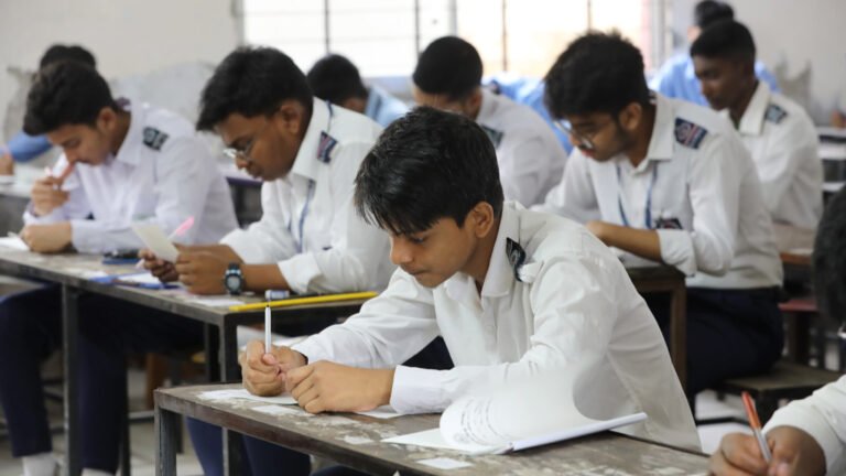 ২৮ সেপ্টেম্বর থেকে ৯ অক্টোবর হাইস্কুল-কলেজ-বিশ্ববিদ্যালয়ে পরীক্ষা নয়: শিক্ষা মন্ত্রণালয়