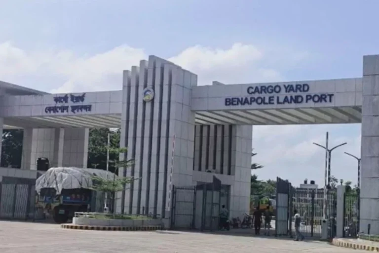 দুর্গাপূজা উপলক্ষে বেনাপোল বন্দরে টানা ৫ দিন আমদানি-রপ্তানি বন্ধ