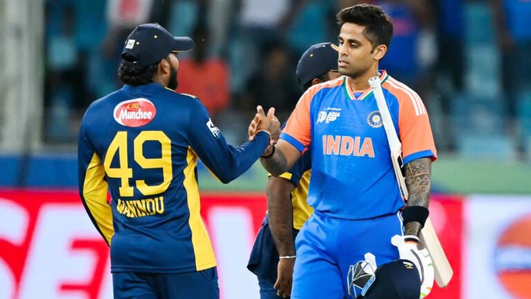 শ্রীলঙ্কার সঙ্গে রুদ্ধশ্বাস লড়াই, সুপার ওভারে জিতল ভারত