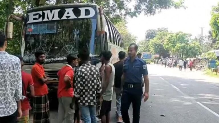 কাশিয়ানীতে বাস-ইজিবাইক সংঘর্ষ, চারজন নিহত