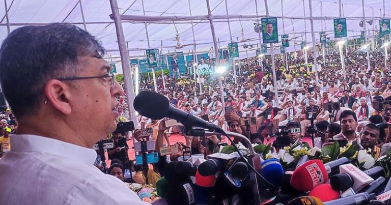 ধর্ম নিয়ে রাজনৈতিক ব্যবসা চলবে না: সালাহউদ্দিন আহমদ