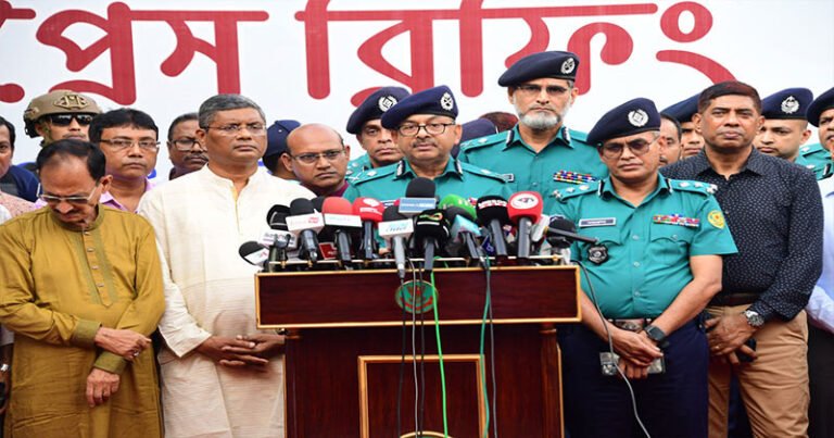 দুর্গাপূজায় নিশ্ছিদ্র নিরাপত্তা: ডিএমপি’র ৪ স্তরের কড়া নজরদারি