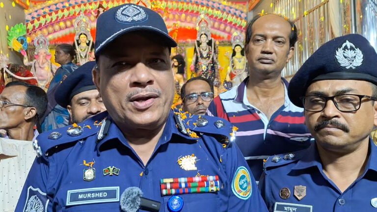 ‘দেশটা কারো বাপের না, রাষ্ট্র সবার’: ডিআইজি মঞ্জুর মোর্শেদ
