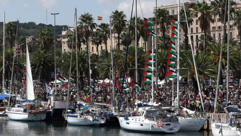 ইসরায়েলি বাহিনীর হাতে আটক ফ্লোটিলার আরোহীদের অনির্দিষ্টকালের অনশন