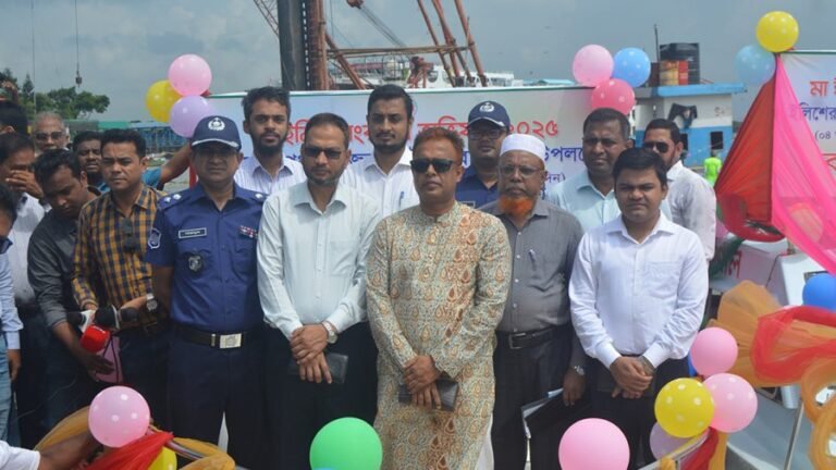 মা ইলিশ সংরক্ষণ অভিযান শুরু: বরিশালে নৌর‍্যালি, এবার ড্রোন দিয়ে পর্যবেক্ষণ