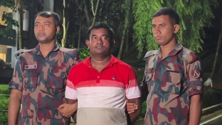 উখিয়ার চিহ্নিত ‘ইয়াবা গডফাদার’ মনির আটক