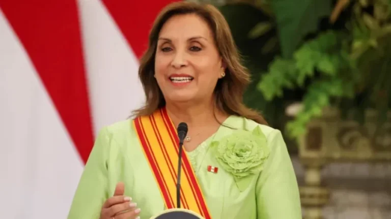 অপরাধ বৃদ্ধি পাওয়ায় পেরু প্রেসিডেন্টকে অপসারণের দাবি