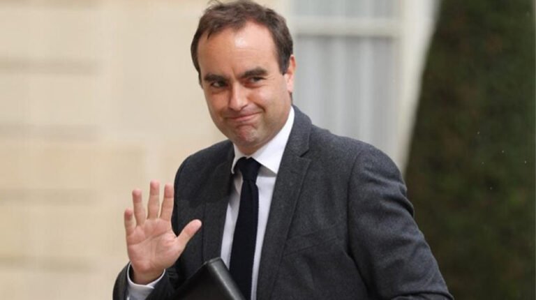 ফের প্রধানমন্ত্রী লেকর্নু, ফ্রান্সে রাজনৈতিক অচলাবস্থায় চমকপ্রদ পদক্ষেপ মাক্রোঁর