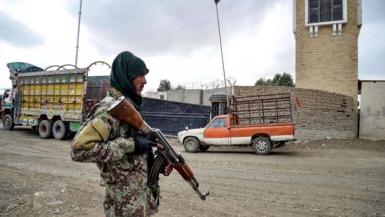 পাকিস্তানে পাল্টা হামলার কথা স্বীকার করল আফগান তালেবান