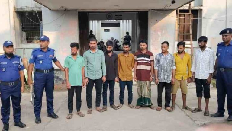 ডাকাতির প্রস্তুতিকালে সরঞ্জামসহ গ্রেফতার ৮