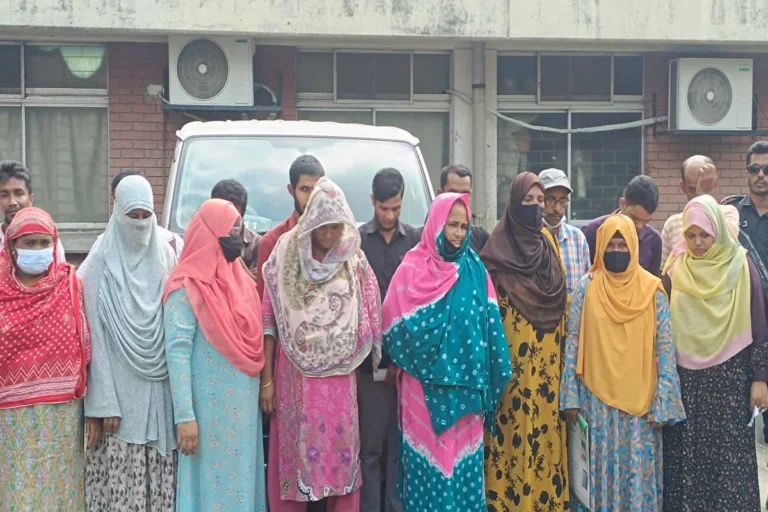 নারায়ণগঞ্জ ৩০০ শয্যার হাসপাতালে দালাল চক্রের ১৪ সদস্য আটক, কারাদণ্ড