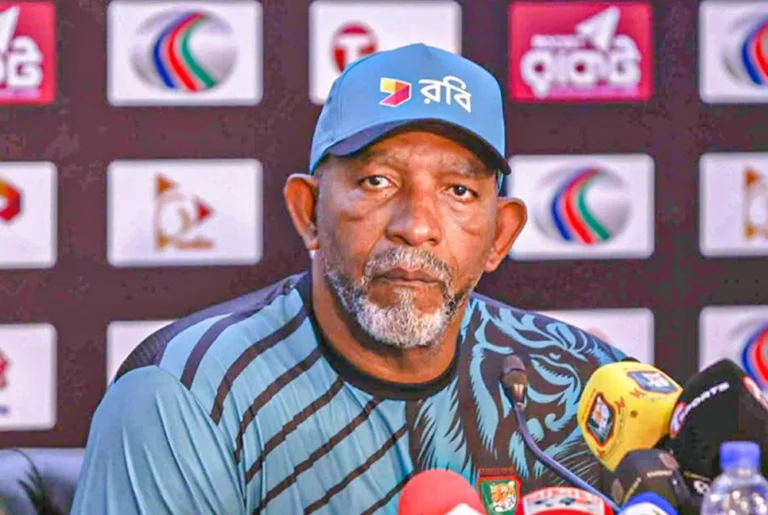 সামাজিক মাধ্যম থেকে দূরে থাকার পরামর্শ টাইগার কোচ ফিল সিমন্সের