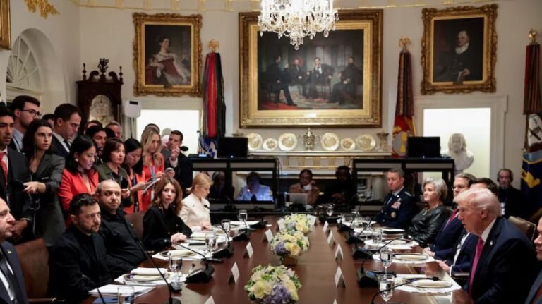 হোয়াইট হাউজে জেলেনস্কি-ট্রাম্প বৈঠক: অস্ত্র নয়, যুদ্ধবিরতিই ট্রাম্পের অগ্রাধিকার