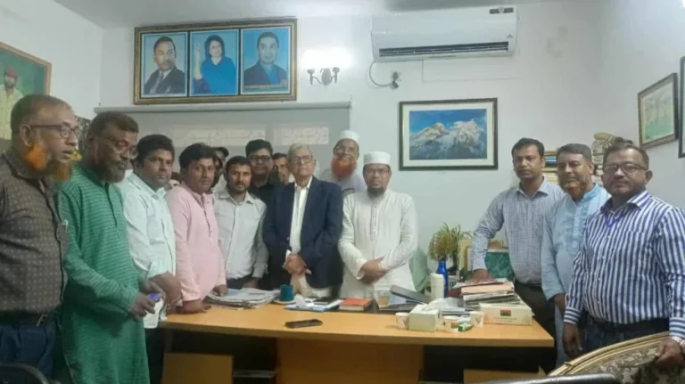 এমপিওভুক্ত শিক্ষক প্রতিনিধিরা দাবি নিয়ে মির্জা ফখরুলের সঙ্গে সাক্ষাৎ
