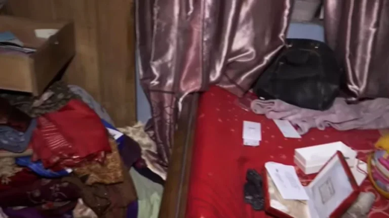 মিরপুরে বাসায় ভয়াবহ ডাকাতি: ১০০ ভরি স্বর্ণ ও ৩২ লাখ টাকা লুট