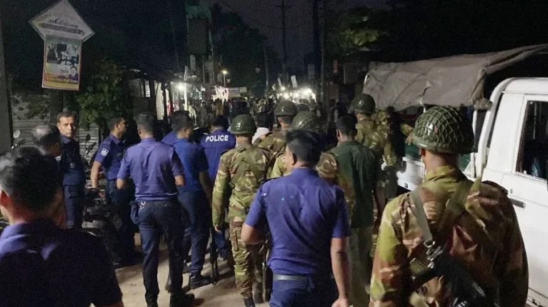 নোয়াখালীর নেয়াজপুরে বিএনপি ও ছাত্রশিবিরের সংঘর্ষ, আহত অন্তত ৪০ 