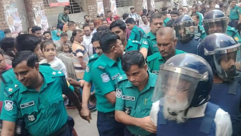 ঝুট ব্যবসায়ী মনির হত্যা মামলা: হাজী সেলিম ও তার ছেলে সোলায়মান ৪ দিনের রিমান্ডে