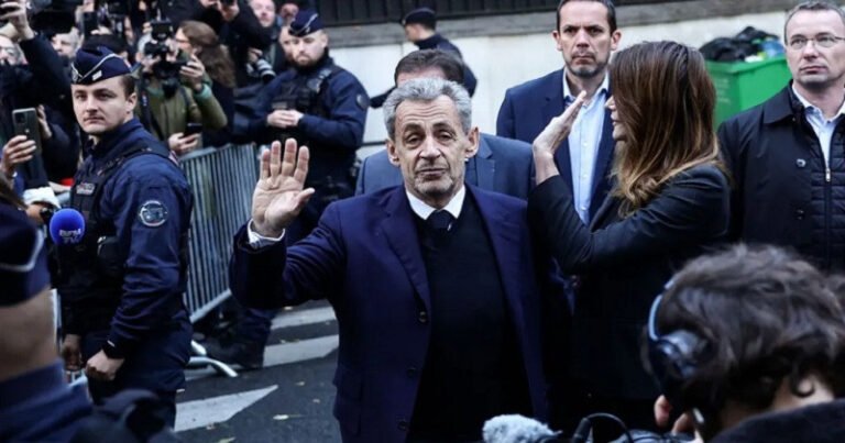 ফ্রান্সের সাবেক প্রেসিডেন্ট নিকোলা সারকোজির কারাবাস শুরু