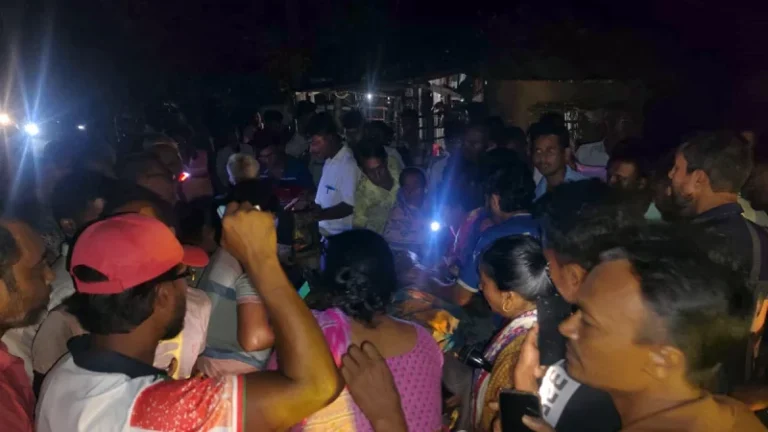 পীরগঞ্জে ট্রাক্টরের ধাক্কায় অটোভ্যানের নারী যাত্রীসহ নিহত ২, আহত ৫