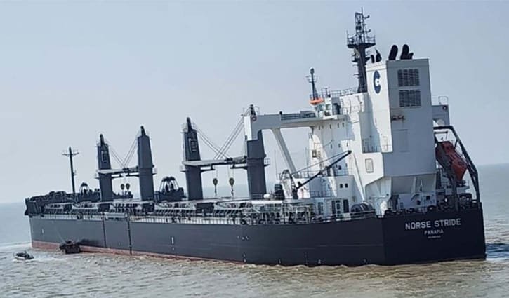 যুক্তরাষ্ট্র থেকে প্রথমবারের মতো সরকারি চুক্তিতে গম আমদানির প্রথম চালান চট্টগ্রাম বন্দরে