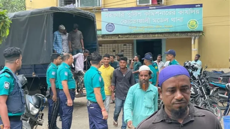 সিলেটে বাসদ কার্যালয় থেকে ২২ নেতাকর্মী আটক