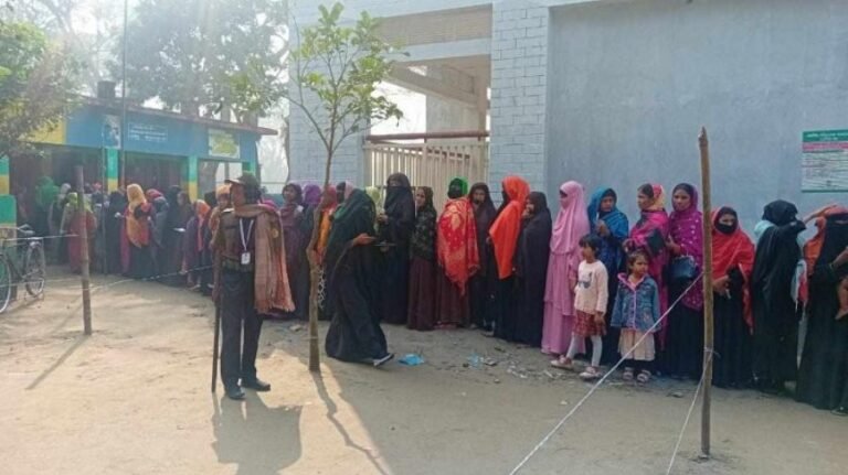 সিসি ক্যামেরা থাকা ভোটকেন্দ্রের তালিকা দ্রুত পাঠাতে নির্দেশ ইসির