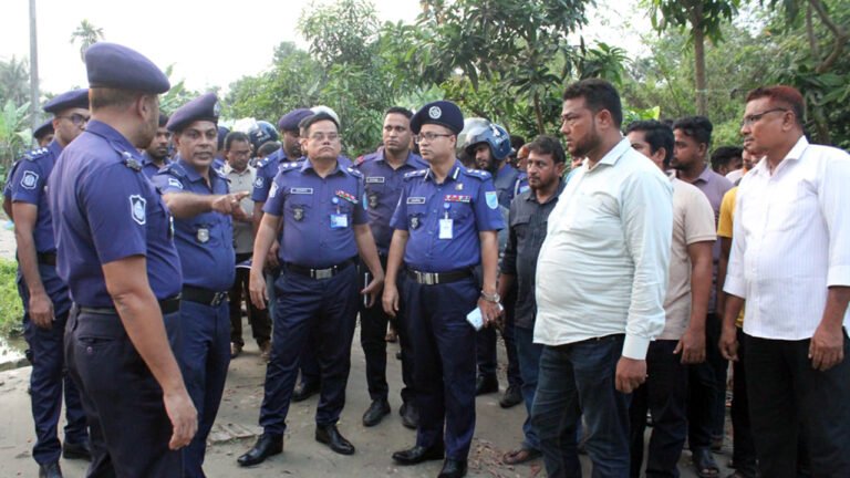 ‘সন্ত্রাসী-চাঁদাবাজ যেই হোক, ছাড় নেই’: অতিরিক্ত ডিআইজি 