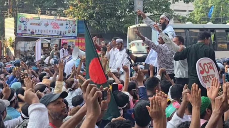 দশম গ্রেডের দাবিতে অনড় প্রাথমিক শিক্ষকরা: আজ থেকে অনির্দিষ্টকালের কর্মবিরতি