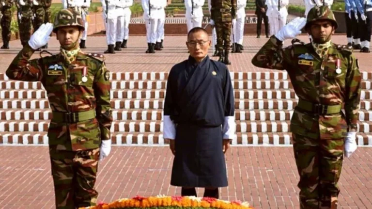 জাতীয় স্মৃতিসৌধে শ্রদ্ধা নিবেদন করলেন ভুটানের প্রধানমন্ত্রী শেরিং তোবগে