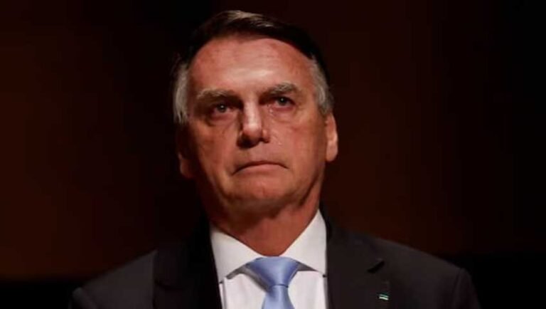 অভ্যুত্থান চেষ্টা: ব্রাজিলের সাবেক প্রেসিডেন্ট জেয়ার বলসোনারো গ্রেফতার