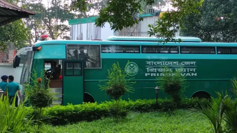 গুম-নির্যাতন মামলায় ট্রাইব্যুনালে হাজির ১৩ সেনা কর্মকর্তা