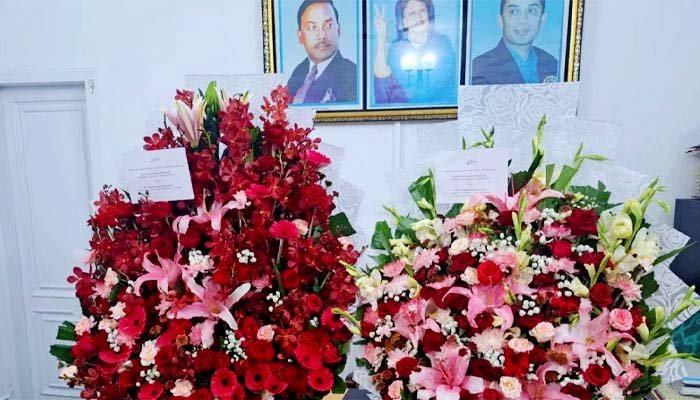 খালেদা জিয়ার সুস্থতা কামনায় পাকিস্তানের শীর্ষ নেতাদের ফুলের তোড়া