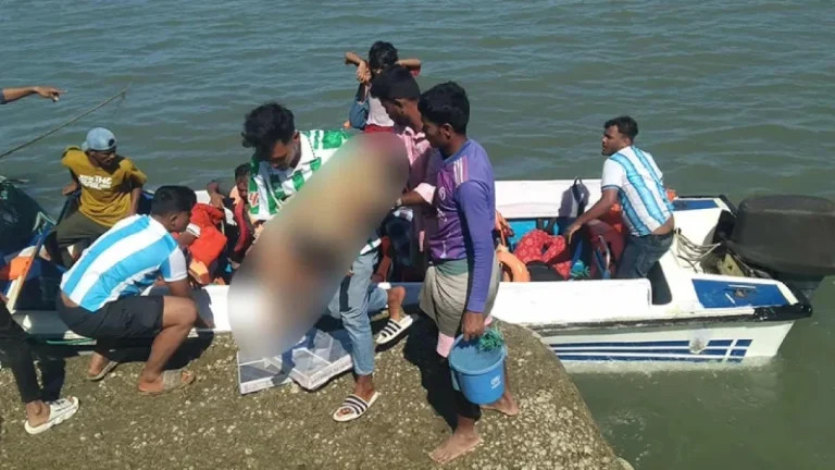 টেকনাফ-সেন্টমার্টিন নৌরুটে স্পিডবোট উল্টে মা–মেয়ের মৃত্যু