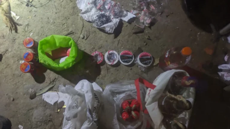 রাজধানীর মোহাম্মদপুরে পেট্রোল বোমা–ককটেলসহ বিস্ফোরক উদ্ধার