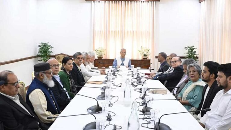 গুরুতর অসুস্থ খালেদা জিয়াকে ভিভিআইপি ঘোষণা করল অন্তর্বর্তী সরকার