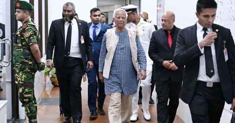 এভারকেয়ার হাসপাতালে খালেদা জিয়াকে দেখতে গেলেন প্রধান উপদেষ্টা ইউনূস