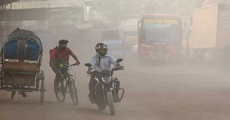 বিশ্বের সবচেয়ে দূষিত শহরের তালিকায় আবারও শীর্ষে ঢাকা