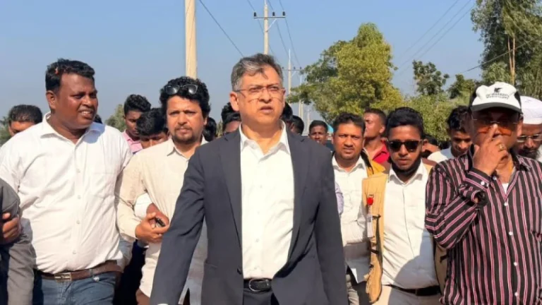 দেশের গণতন্ত্রকে ধ্বংস করেছে শেখ হাসিনার ‘ফ্যাসিস্ট সরকার’: সালাহউদ্দিন আহমদ