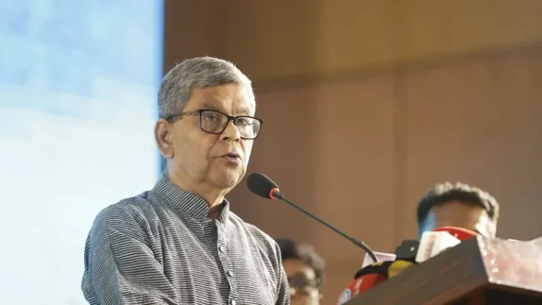 জাতীয় প্রেস ক্লাবের সাবেক সভাপতি শওকত মাহমুদ গ্রেপ্তার