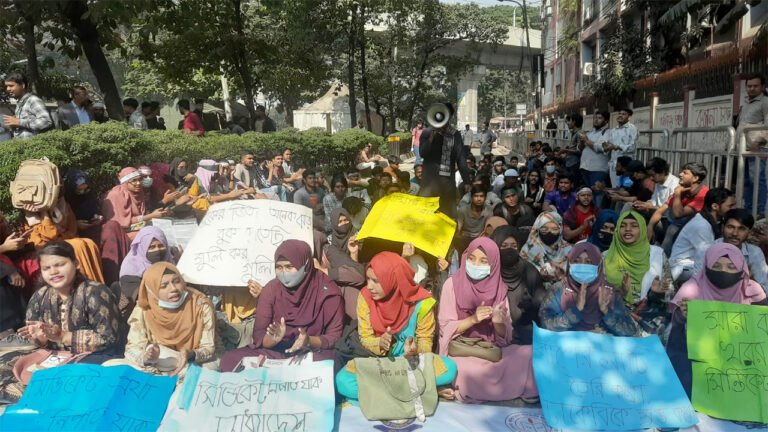 দাবি আদায় না হলে আন্দোলন চালিয়ে যাবেন ৭ কলেজের শিক্ষার্থীরা