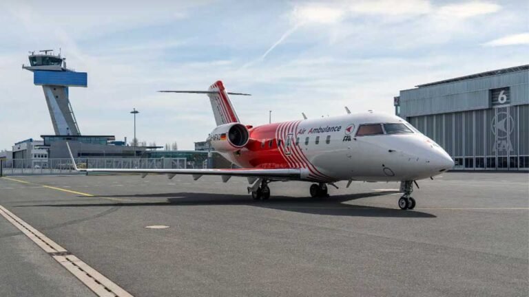 ফের পেছাল খালেদা জিয়ার লন্ডন যাত্রা: মঙ্গলবার আসছে না এয়ার অ্যাম্বুলেন্স