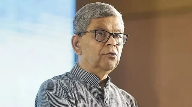 সন্ত্রাসবিরোধী আইনের মামলায় শওকত মাহমুদ কারাগারে, রিমান্ড শুনানি বৃহস্পতিবার