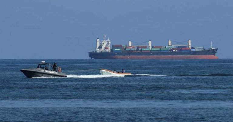 ভেনেজুয়েলা উপকূলে বিশালাকৃতির ট্যাংকার জাহাজ জব্দ করল যুক্তরাষ্ট্র