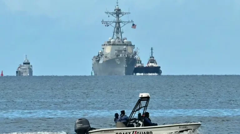 ভেনেজুয়েলায় যাওয়া–আসা সব তেল ট্যাঙ্কার অবরোধের নির্দেশ ট্রাম্পের