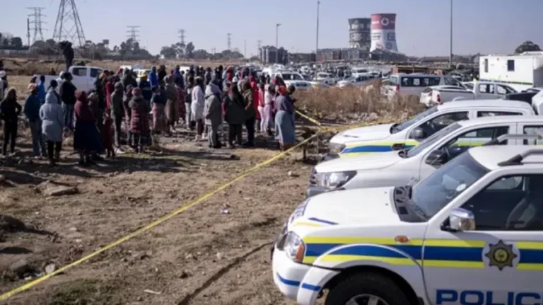 দক্ষিণ আফ্রিকায় বন্দুকধারীদের গুলিতে ১০ জন নিহত, আহত ১০