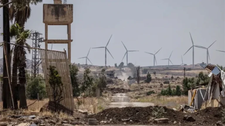 সিরিয়ার দক্ষিণে ইসরায়েল অধিকৃত গোলান মালভূমির কাছে ইসরায়েলি বাহিনীর সামরিক অভিযান